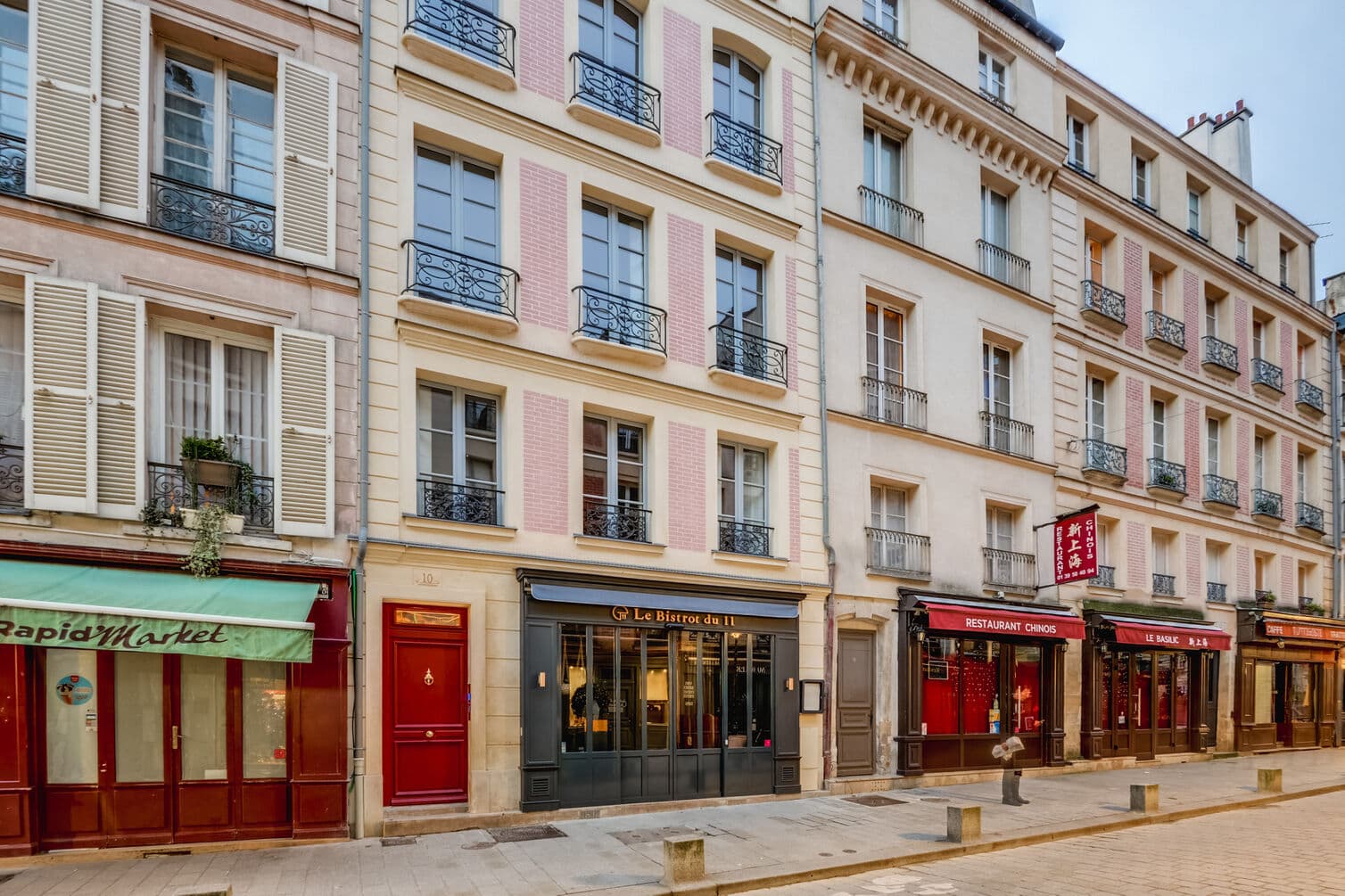 Façade des Apparts de l'Oncle Louis, rue de Satory à Versailles