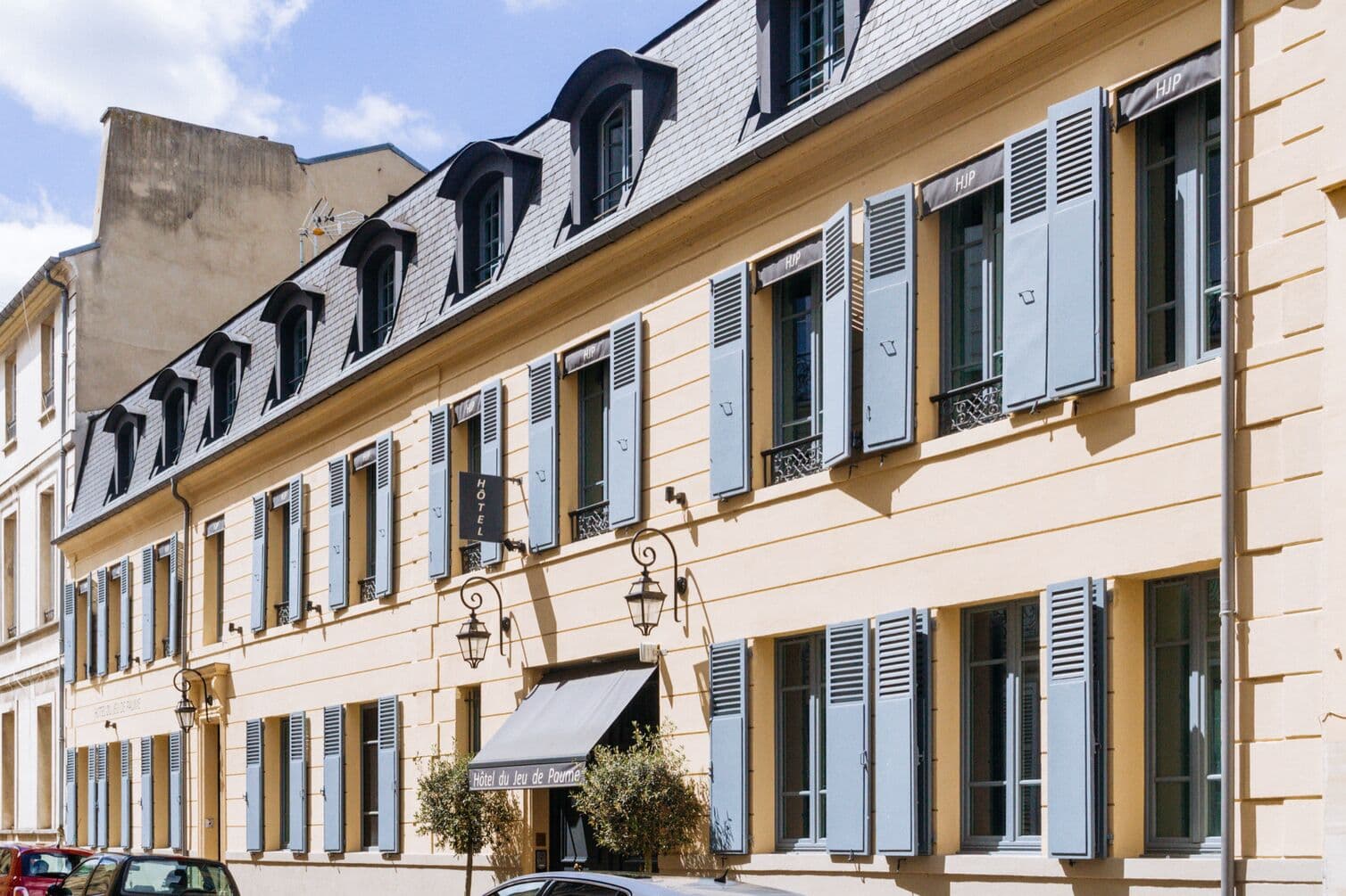 Façade de l'Hôtel du Jeu de Paume à Versailles